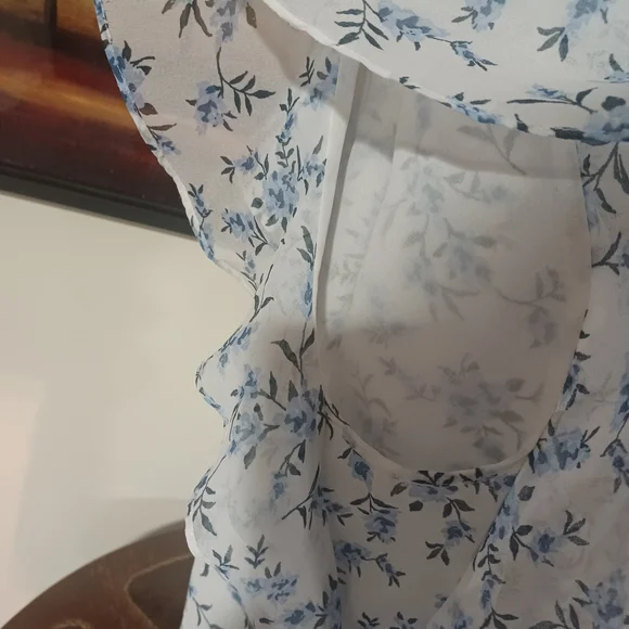 1. State Blue and White Floral Top - Picture 6 of 6